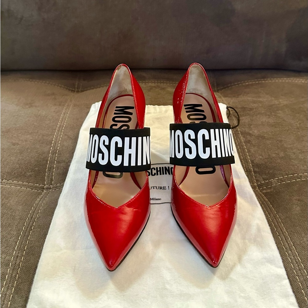 Moschino Statement Heels 👠